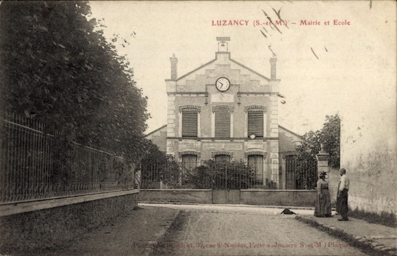 KP Luzancy Seine et Marne, ratusz, szkoła