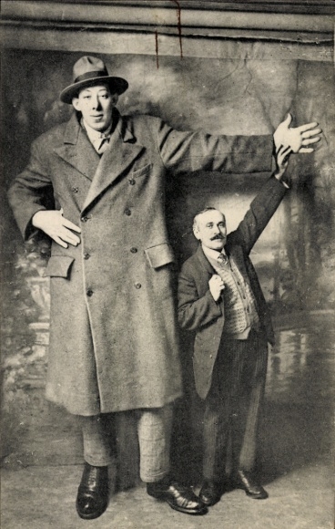 Postcard Giant Ferdinand Contat, portrait, coat, hat
