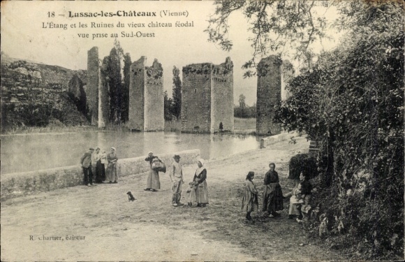 Ak Lussac les Châteaux Vienne, Etang, Ruines du vieux chateau feodal
