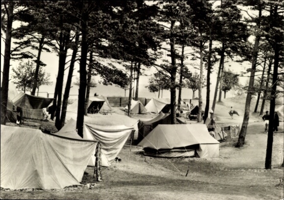 Ak Ostseebad Göhren auf Rügen, Zeltplatz, Bäume, Zelte, Schwarz-Weiß Foto