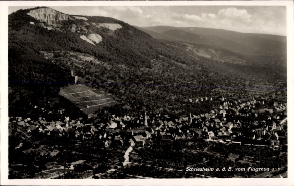 Ak Schriesheim an der Bergstraße, Luftaufnahme von  Berglandschaft, Flugzeugansicht