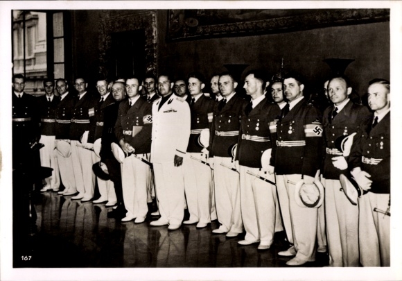 Foto H. Hoffmann, Italienischer Außenminister Graf Ciano, HJ Führer Abordnung in Rom, Juni 1939