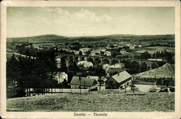 Ak Demitz Thumitz im Landkreis Bautzen, Panorama vom Ort, Viadukt, Bahnstrecke