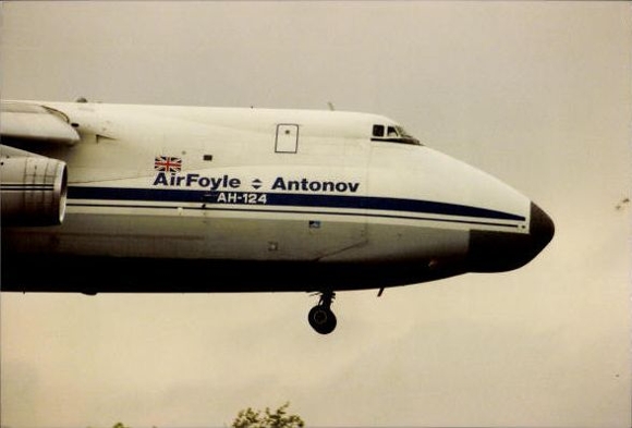 Set von 71 Fotos Flugzeuge und  Hubschrauber