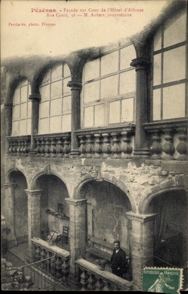 PC Pézenas Hérault, facade of the Hôtel d'Alfonse, Rue Conti, M. Aubert, photo Pendaries