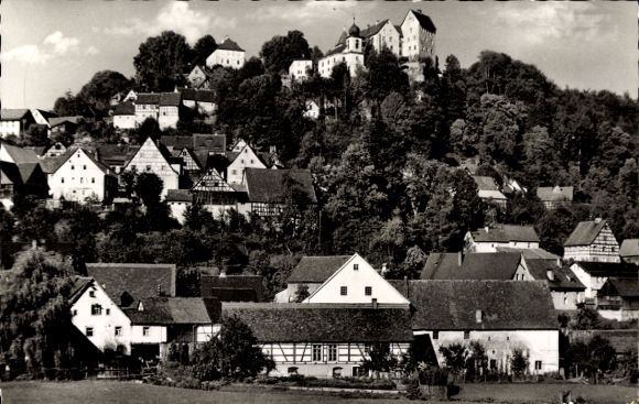 Ak Egloffstein Fränkische Schweiz, Blick auf Egloffstein, Burg, historische Architektur, ländl...