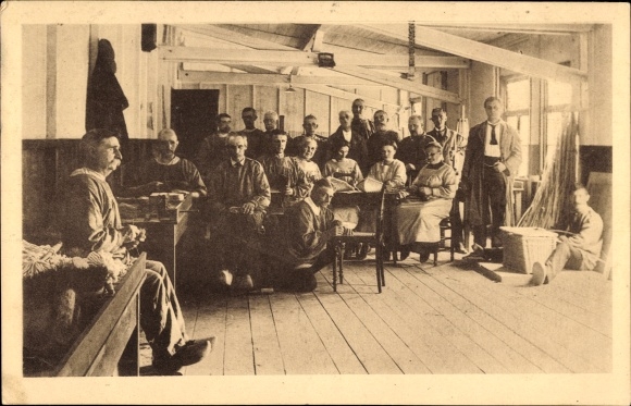 Postcard Arnhem Gelderland Netherlands, Geldersche Blinden-Industrie, workshop for the blind