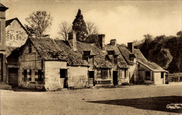 CPA Conches en Ouche Eure, Place Aristide Briand, Vieilles Maisons
