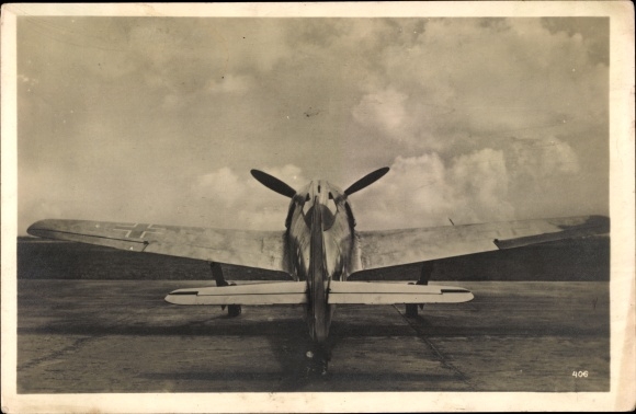 Postcard Deutsche Luftwaffe, Focke Wulf Fw 190 fighter plane with double radial engine BMW 801