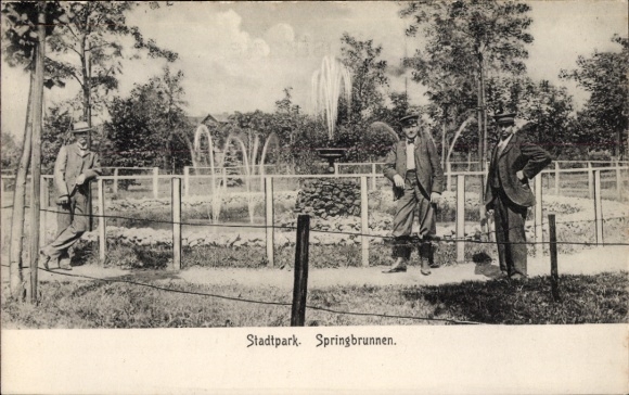 Ak Münchberg in Opper-Franken Beieren?, stadspark, fontein