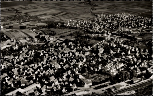 Ak Ditzingen in Württemberg, Luftaufnahme von  viele Häuser, Felder, Bäume