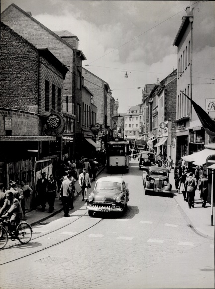 Photo Aachen in Westphalia, Adalbertstraße around 1960, tram Eilendorf, R. Waldeyer, Opel, Mercedes, Bulli