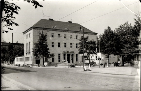 Ak Neu Leiningen Grünstadt, Vorderseite einer Postkarte mit einem Bild der Sparkasse.