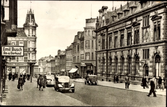 Postcard Bernburg an der Saale, Stalinstraße, post office, shop Emil Bisch
