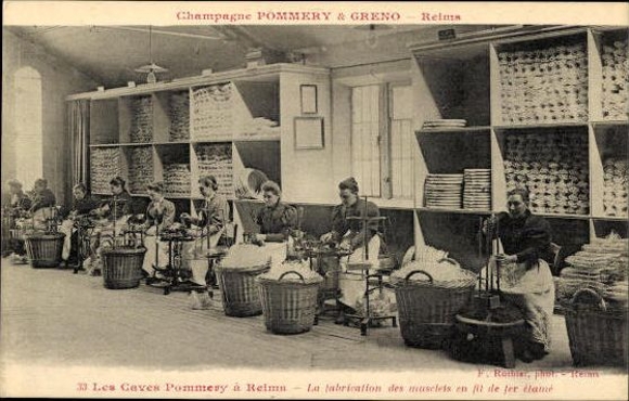 Set with 40 PCs Reims, Caves Pommery, envelope