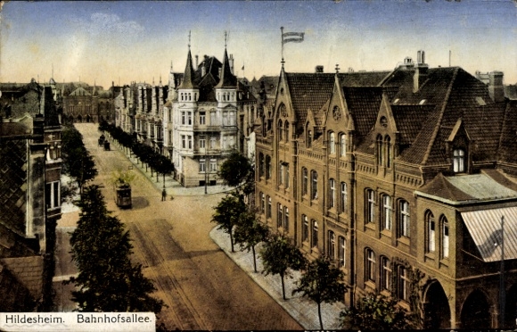 Postcard Hildesheim in Lower Saxony, Bahnhofsallee, tram
