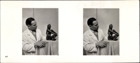 Stereo room picture photo "German sculpture of our time" No. 47 Seated girl