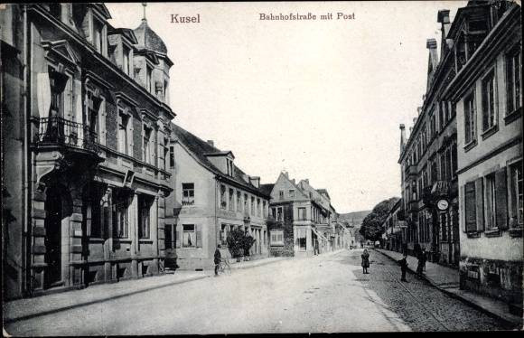 Postcard Kusel am Kuselbach Rhineland Palatinate, Bahnhofstrasse with post