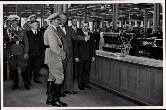 Collection picture No. 88, Adolf Hitler visits the BMW works, engine block