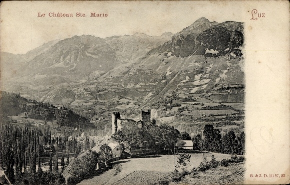 Ak Luz Saint Sauveur Hautes Pyrénées, Schloss Ste. Marie,  Berge im Hintergrund, Schwarz-Weiß-Fot