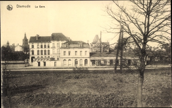 Postcard Diksmuide Dixmude West Flanders, railway station, track view