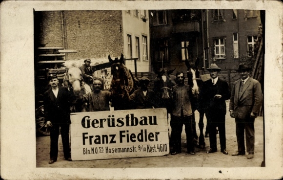 foto Ak Berlin Prenzlauer Berg, steiger Franz Fiedler, Hosemannstr. 9/10, arbeiders met paarden