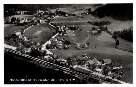 Ak Hinterzarten im Schwarzwald, Luftaufnahme, Höhenluftkurort  idyllische Landschaft