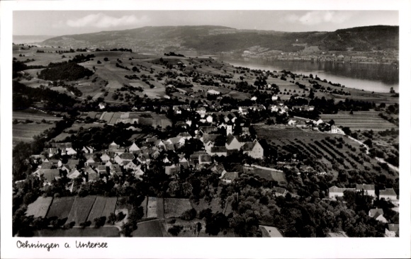 Ak Oehningen Öhningen am Untersee Baden, luchtfoto van Untersee, landelijke omgeving, veel bomen