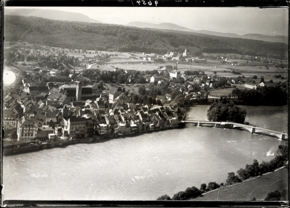 Ak Rheinfelden in Baden, Stadtansicht von Rheinfelden am Rhein mit Rheinbrücke.