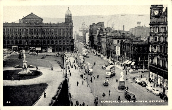 KP Belfast Irlandia, Donegall Square Północ, Statuy, Ruch uliczny