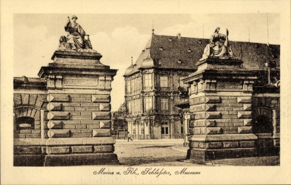 Picture Mainz on the Rhine, castle gate, museum, architecture, black and white, statues