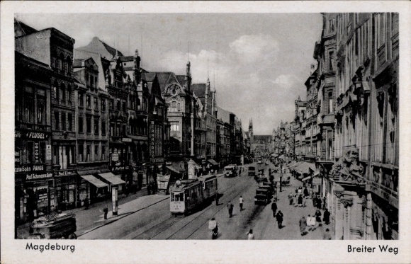 Postcard Magdeburg in Saxony Anhalt, Breiter Weg, tram, pedestrians