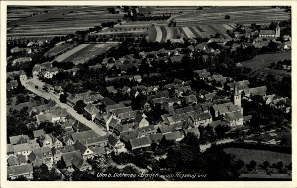 Ak Ulm Lichtenau in Baden, Luftaufnahme von Ulm, Wohnhäuser, Kirche, Felder