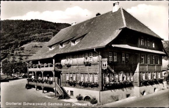Ak Glottertal im Schwarzwald, Gasthaus zum goldenen Engel, Gebäude im traditionellen Stil