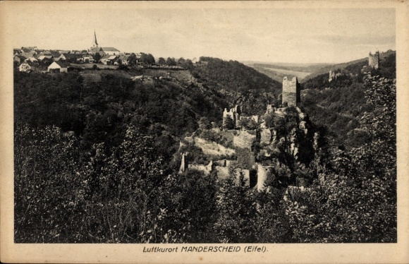 Ak Manderscheid Eifel, Blick auf Ort, Burgruine, Wald