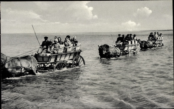 PC Duhnen Cuxhaven in Lower Saxony, the Watt wagons on the way to the island of Neuwerk, carriage