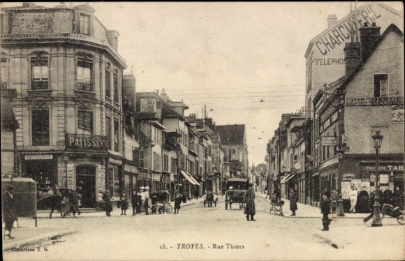 KP Troyes Aube, widok na miasto, Rue Thiers, sklepy, tramwaj