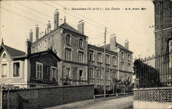 Postcard Garches Hauts de Seine, Les Écoles
