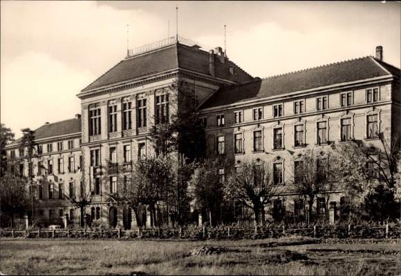 Ak Rochlitz an der Mulde, Instituut voor leerlingwezen en uitgebreide middelbare school, buitenaanzicht