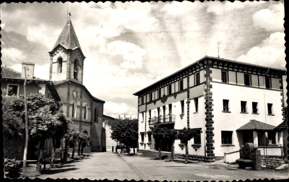Postcard Luizade Valcarlos Navarra, Town Hall and Parish of Santiago, Hotel