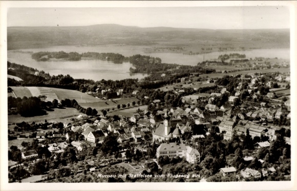 Ak Murnau am Staffelsee, Luftaufnahme von  Staffelsee, Landschaft, schwarz-weiß