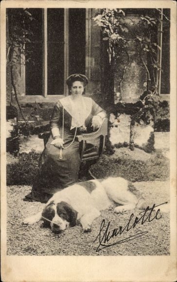 Postcard Queen Charlotte of Württemberg with St. Bernard, printed autograph, Württemberg State Association