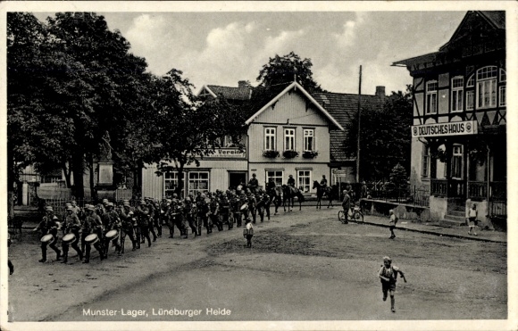 Ak Munster an der Örtze, Munsterlager, Gasthaus Deutsches Haus, Soldaten, Wehrmacht