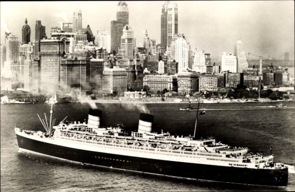 Ak New York, Cunard Line, TSS Queen Elizabeth, gigantische stoomboot