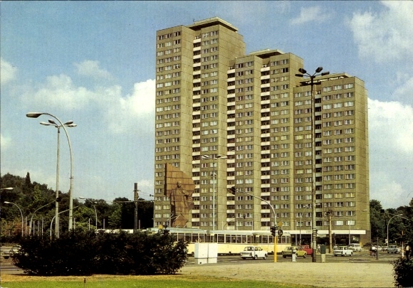 Postcard Berlin Friedrichshain, Leninplatz, high-rise buildings, tram