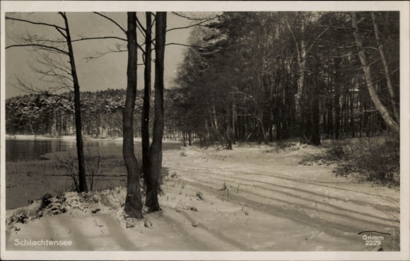 Postcard Berlin Zehlendorf, Schlachtensee, undoubtedly the winter landscape, snow-covered street...