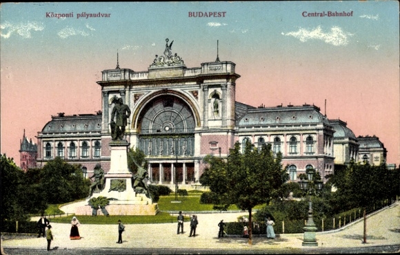 Postcard Budapest Hungary, Central Railway Station, Központi Palyaudvar
