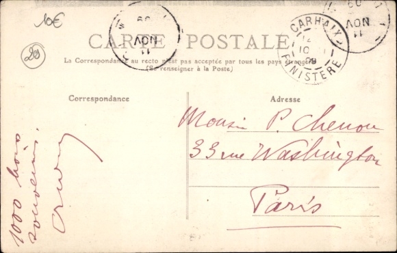 KP Carhaix Finistère, zabytkowy budynek, widok starej ulicy, ludzie w tradycyjnych strojach