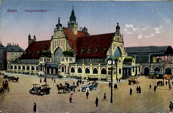 Postcard Essen in the Ruhr area, Essen main station, historical architecture, vehicles, people