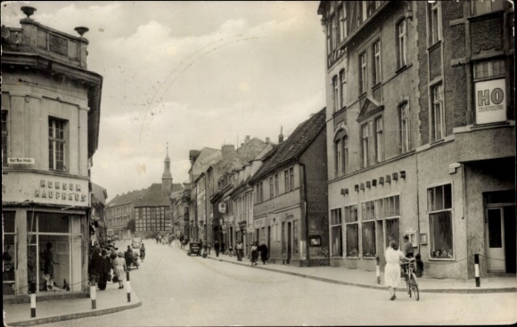 Postcard Bad Freienwalde an der Oder, Leninstraße, Konsum department store, HO